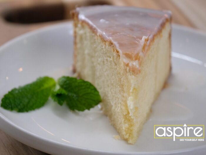 Champagne Pound Cake
