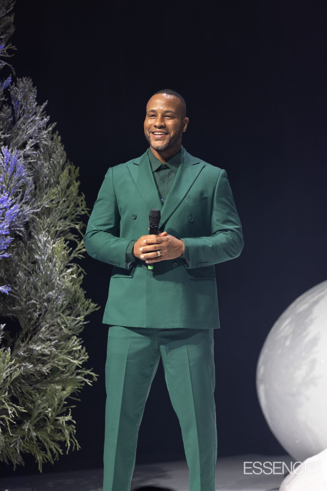 DeVon Franklin at the ESSENCE Holiday Celebration of Joy.